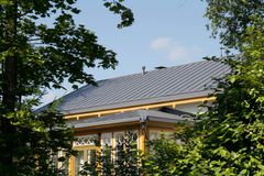 ROSTEX SUPER, antikorózna základná farba na kov, TIKKURILA